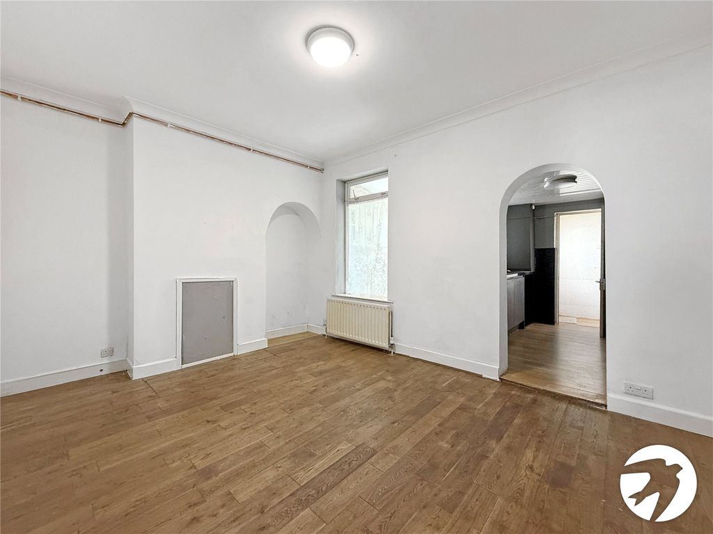 Property photo 3 of 9 Picture No. 17
