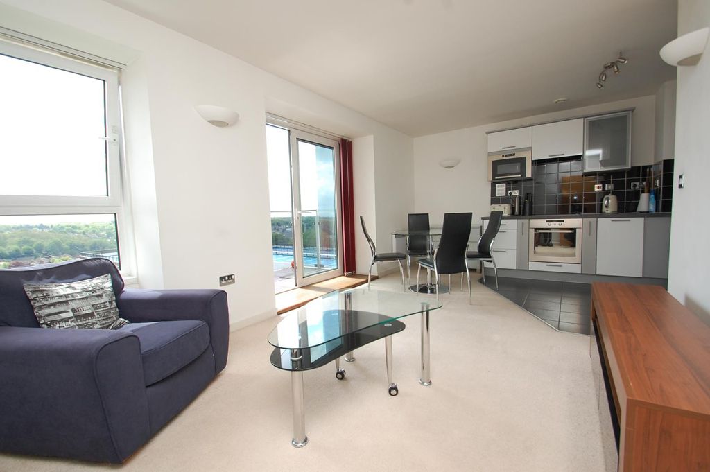 Property photo 1 of 8 Lounge