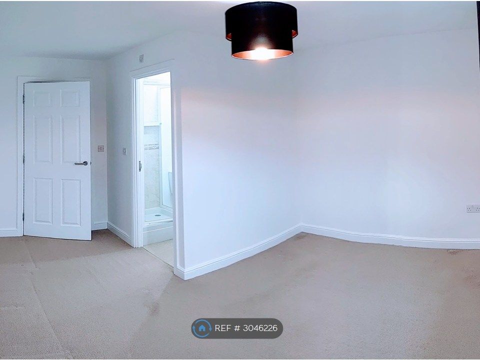 Property photo 2 of 5 Ensuite