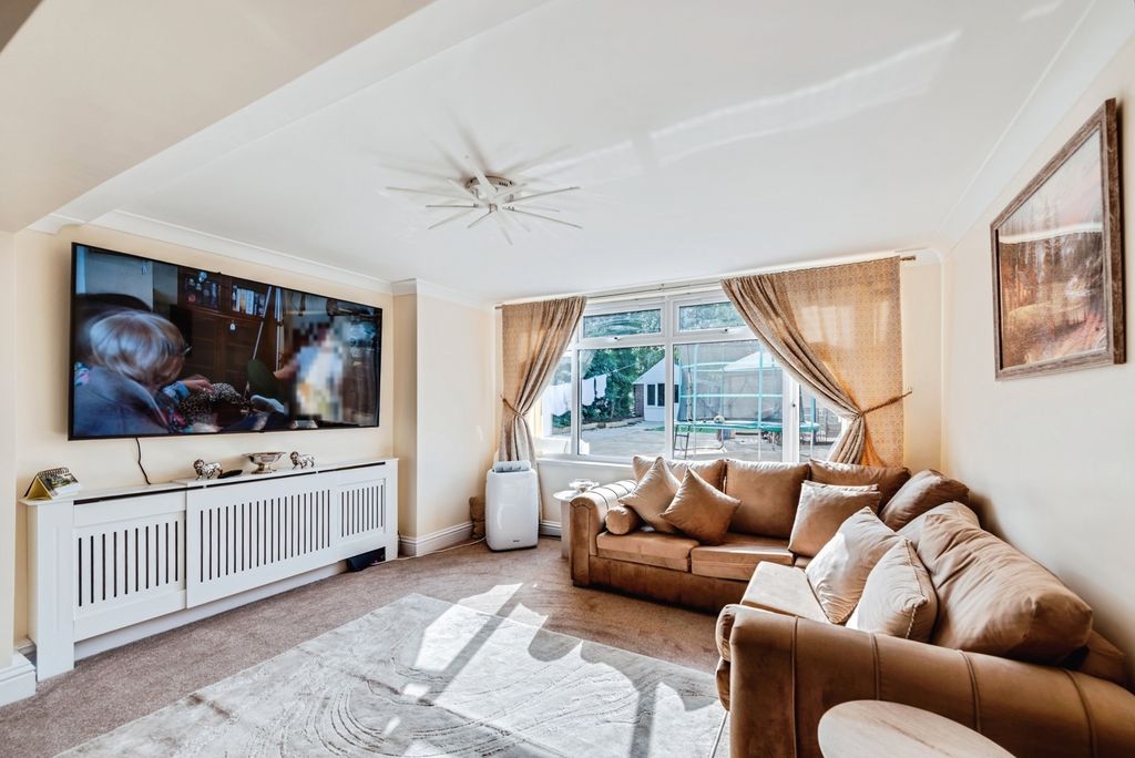 Property photo 3 of 20 Pbox-Img.Jpg
