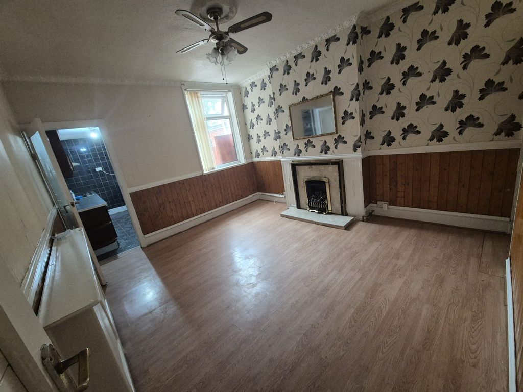 Property photo 3 of 11 Gallery