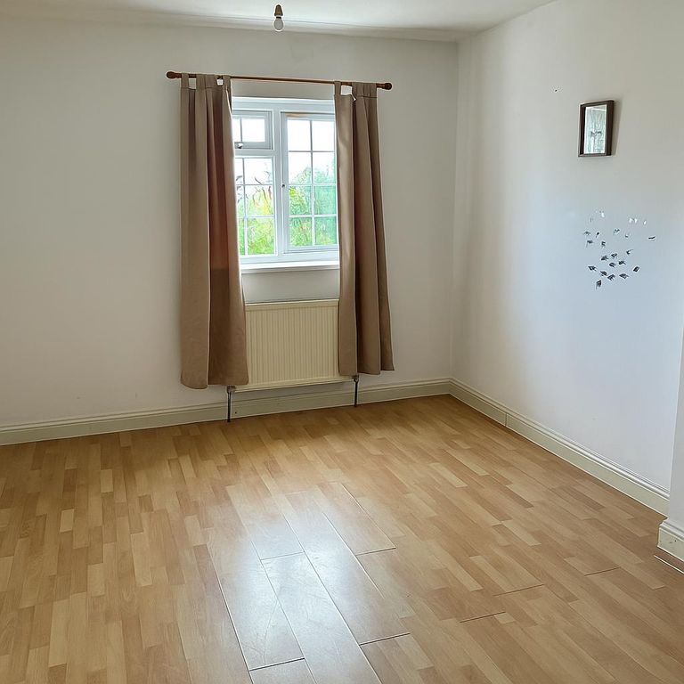 Property photo 3 of 6 Lounge.Png