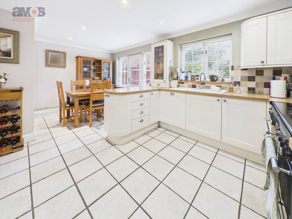 Property photo 2 of 24 4934663