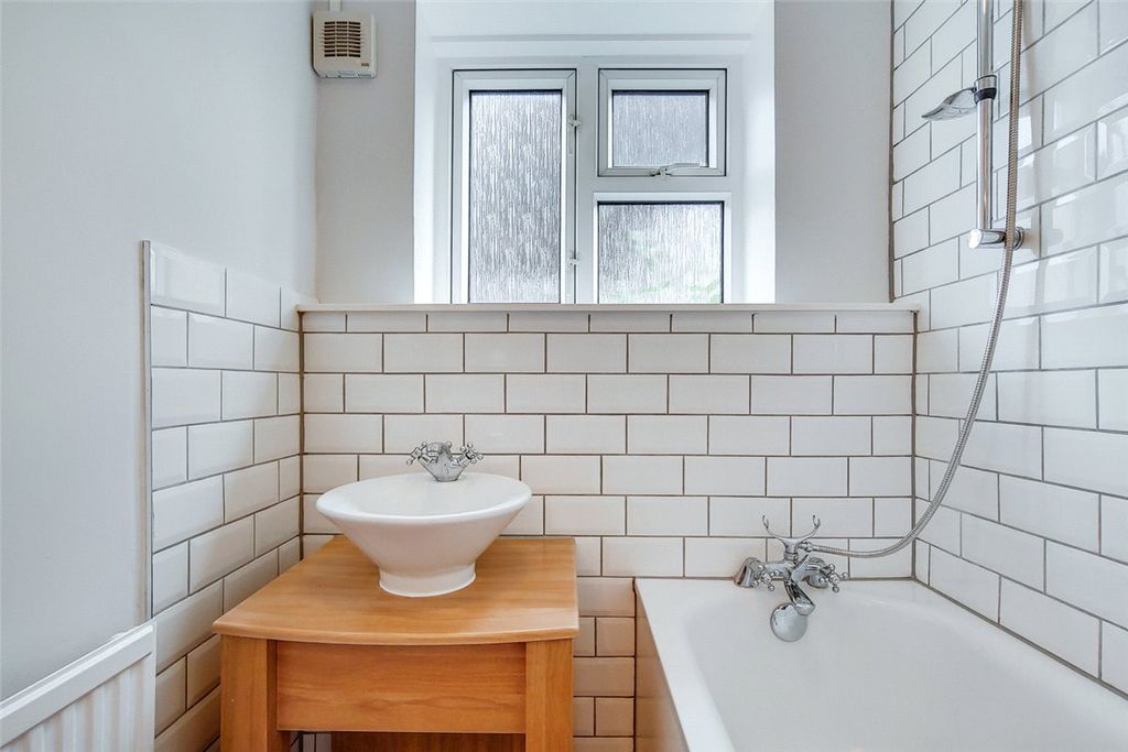 Property photo 2 of 12 Picture No. 30