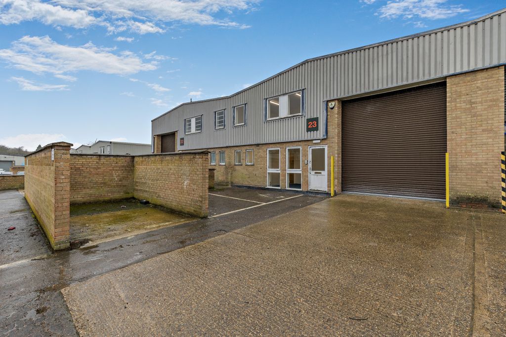 Property photo 2 of 21