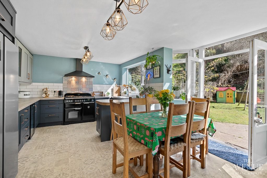 Property photo 3 of 42 4034746