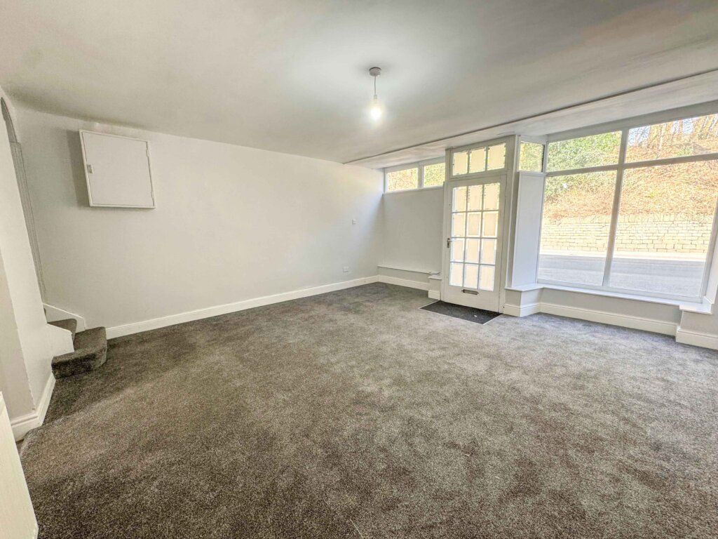 Property photo 2 of 42