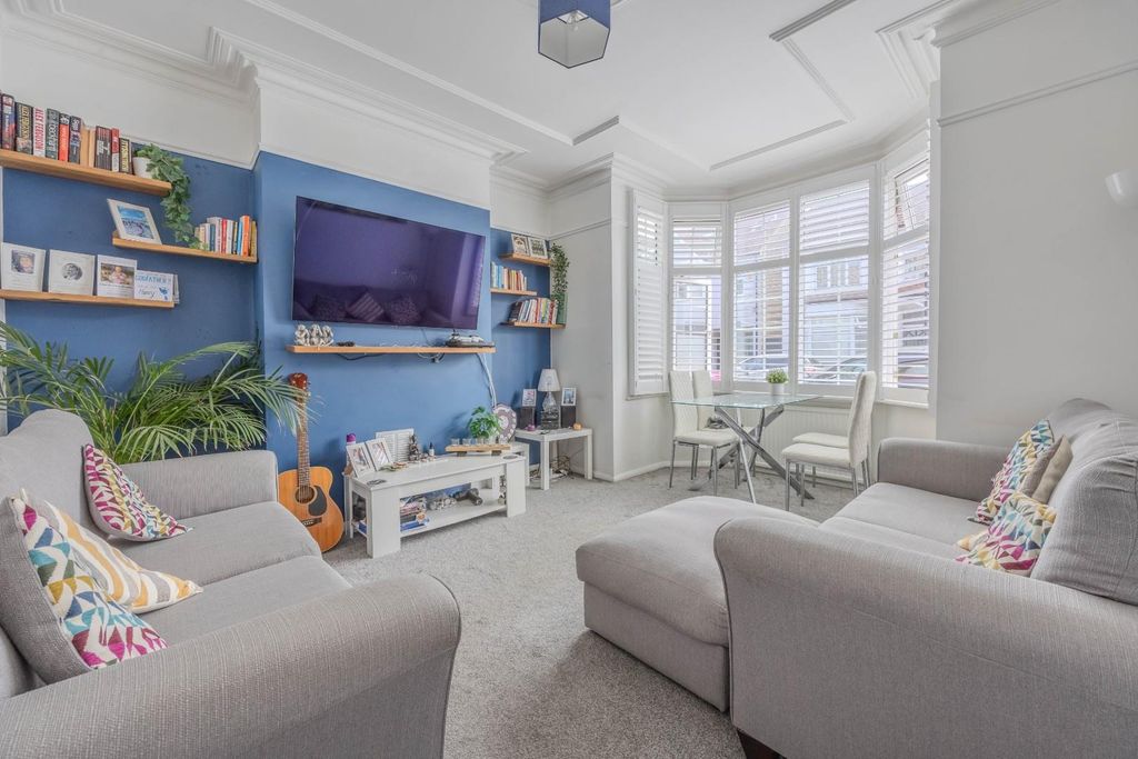 Property photo 2 of 16