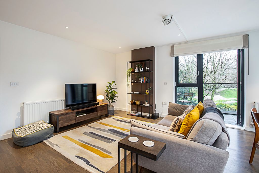 Property photo 1 of 25