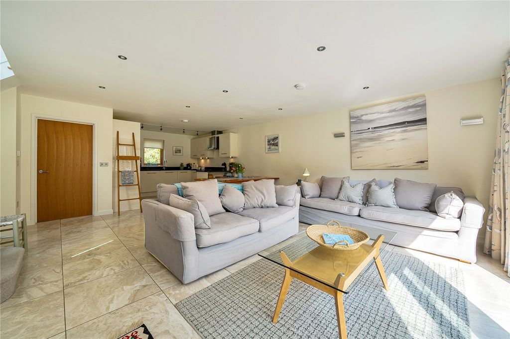 Property photo 2 of 17 Picture No. 07