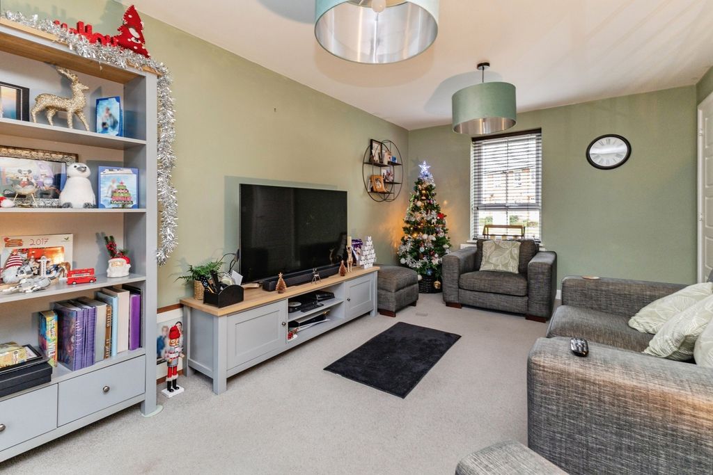 Property photo 3 of 19 Pbox-Img.Jpg