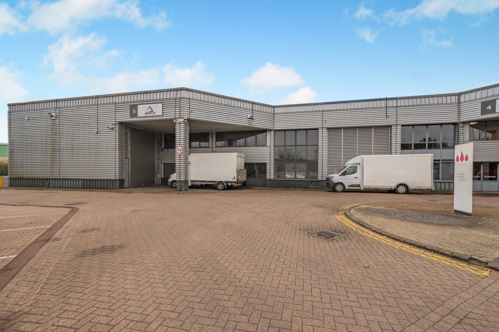 Property photo 2 of 8