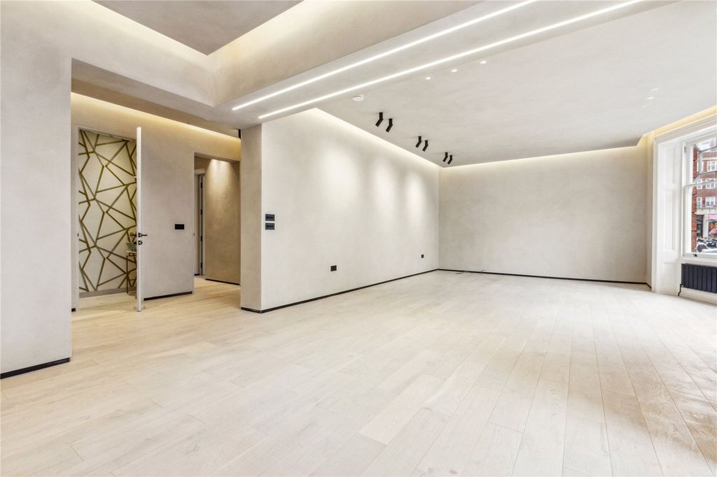 Property photo 3 of 8 A08J300000Cdscsiav_Kof250037_10.Jpg