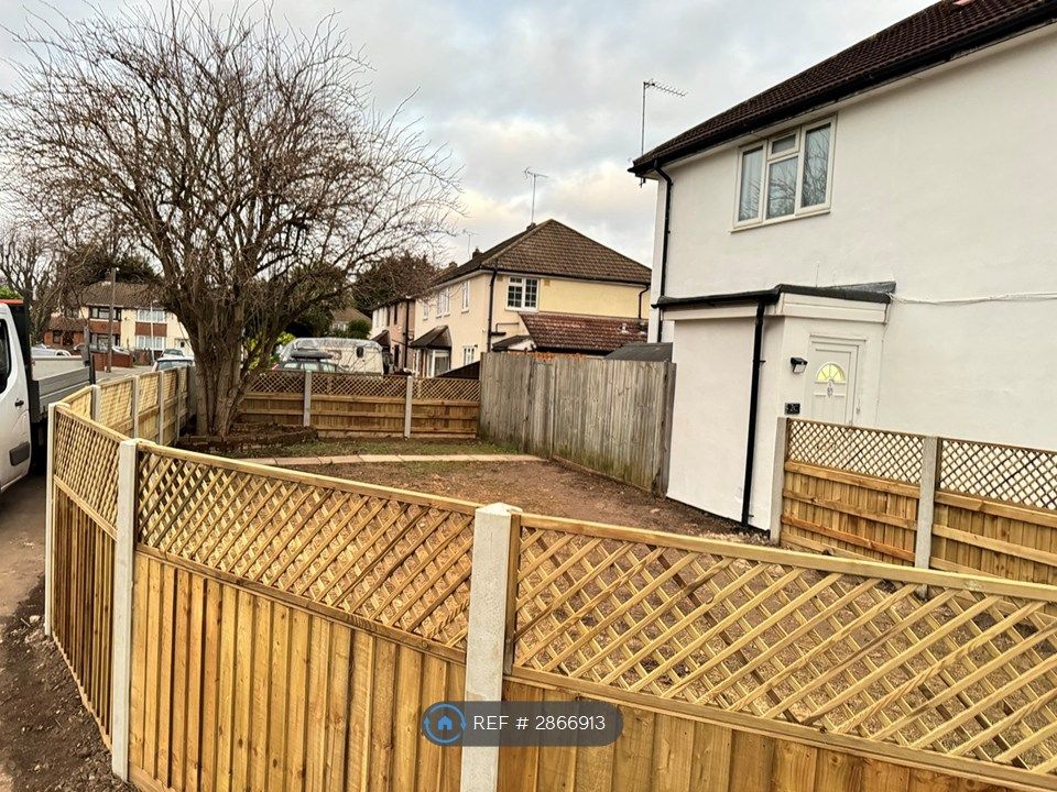 Property photo 3 of 14 Private Side Garden