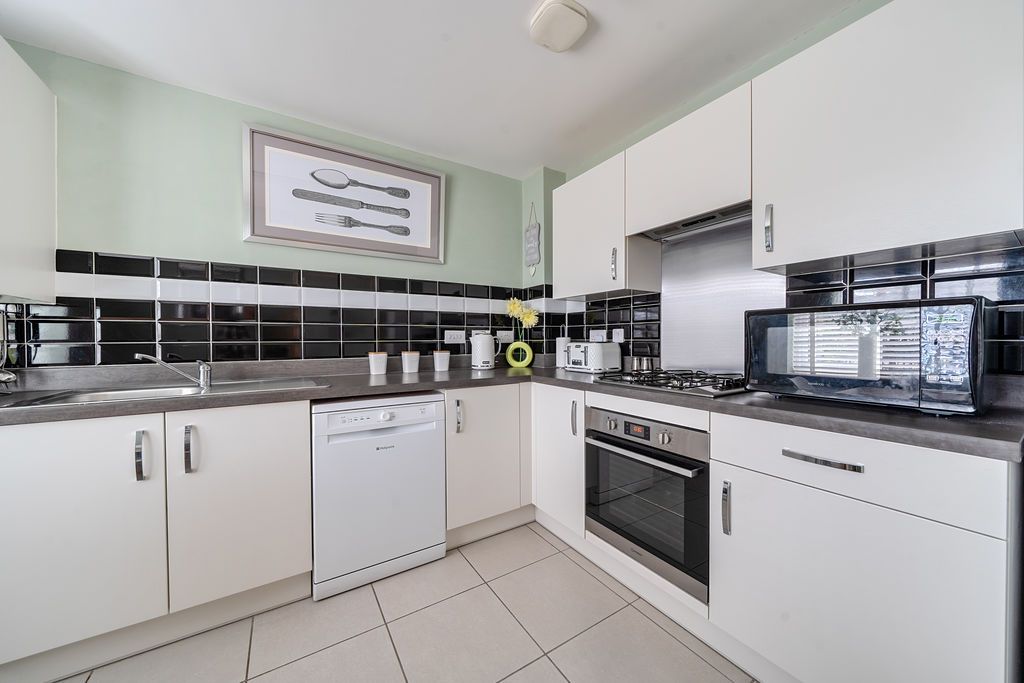 Property photo 3 of 19 Kitchen/Breakfast Room