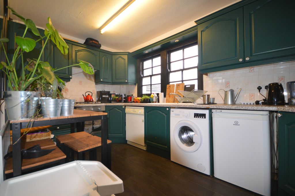 Property photo 3 of 7 Image