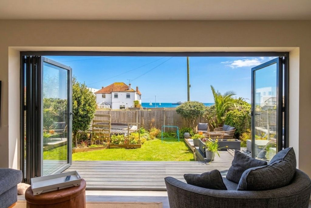 Property photo 2 of 18