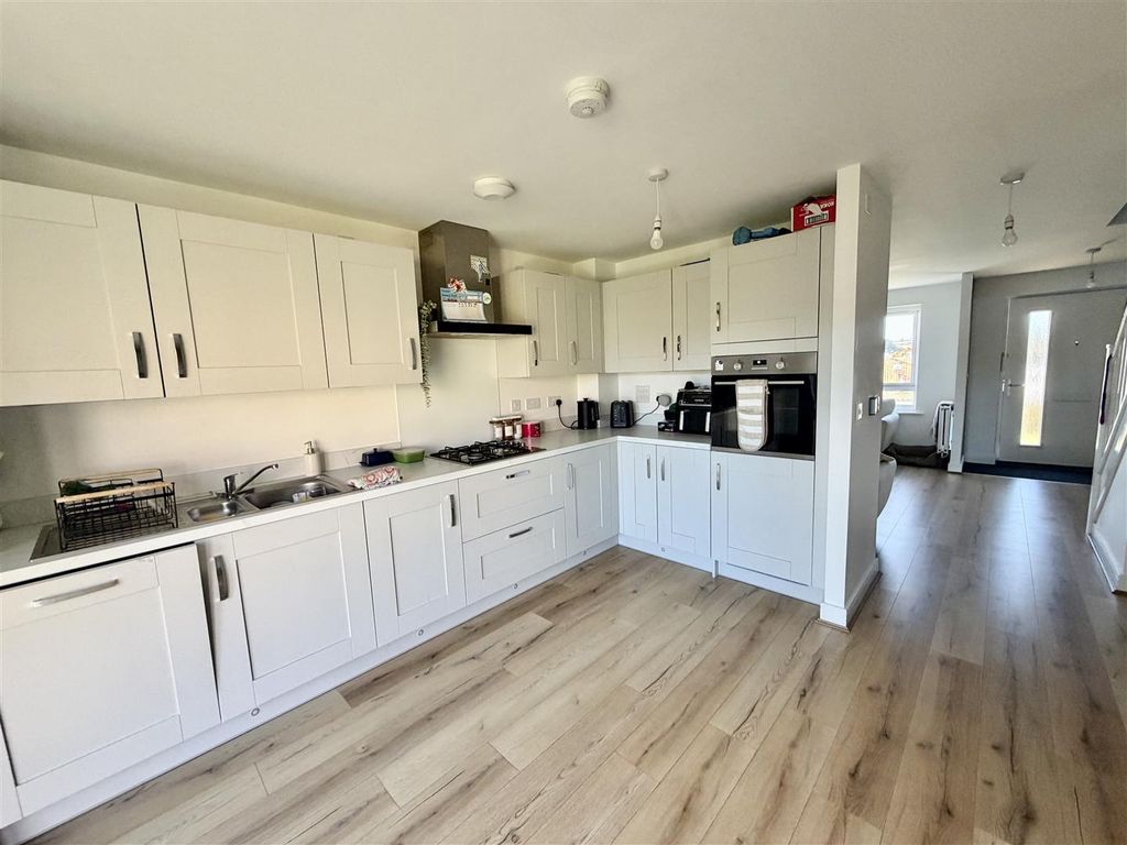 Property photo 3 of 13 Kitchen Diner