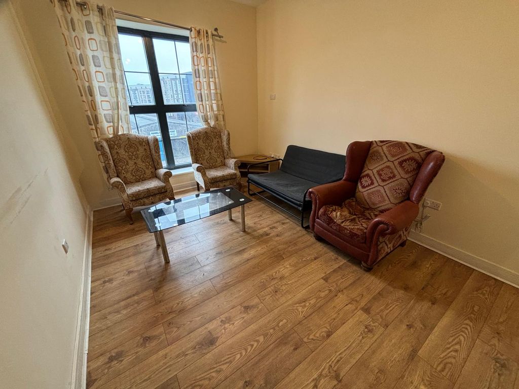 Property photo 2 of 6