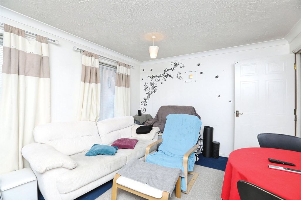 Property photo 3 of 9 Picture No. 15