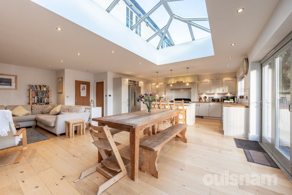 Property photo 2 of 23 Picture No. 19