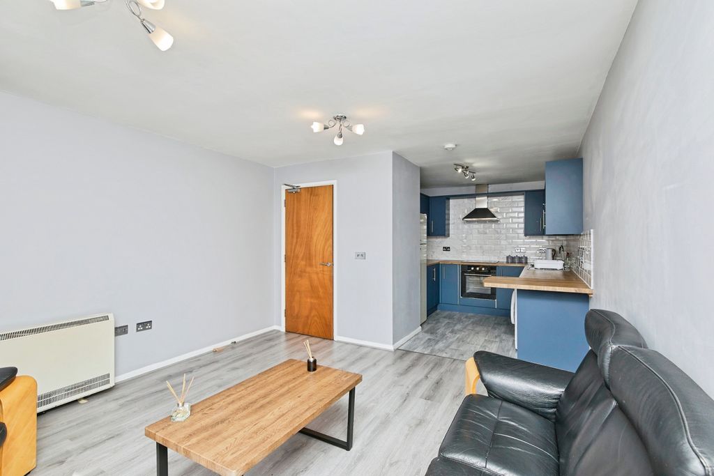 Property photo 3 of 15