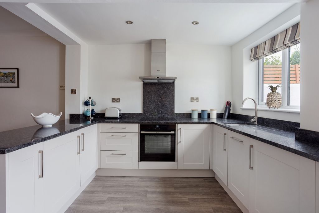 Property photo 3 of 15 80985_40 Montpell...