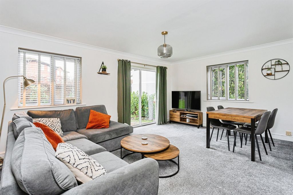 Property photo 3 of 18