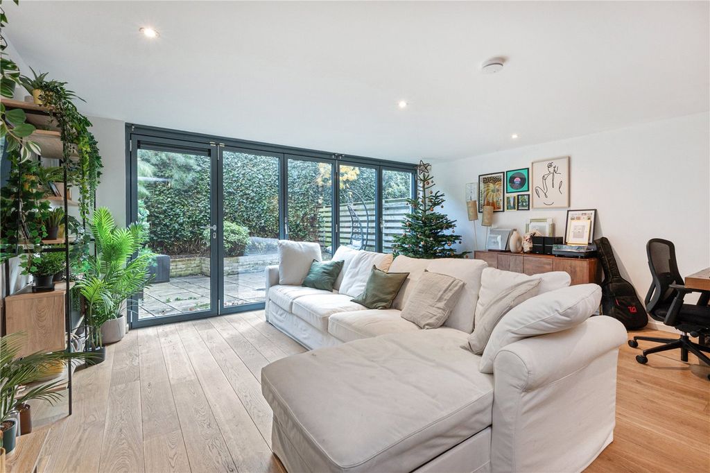 Property photo 3 of 12 Picture No. 05