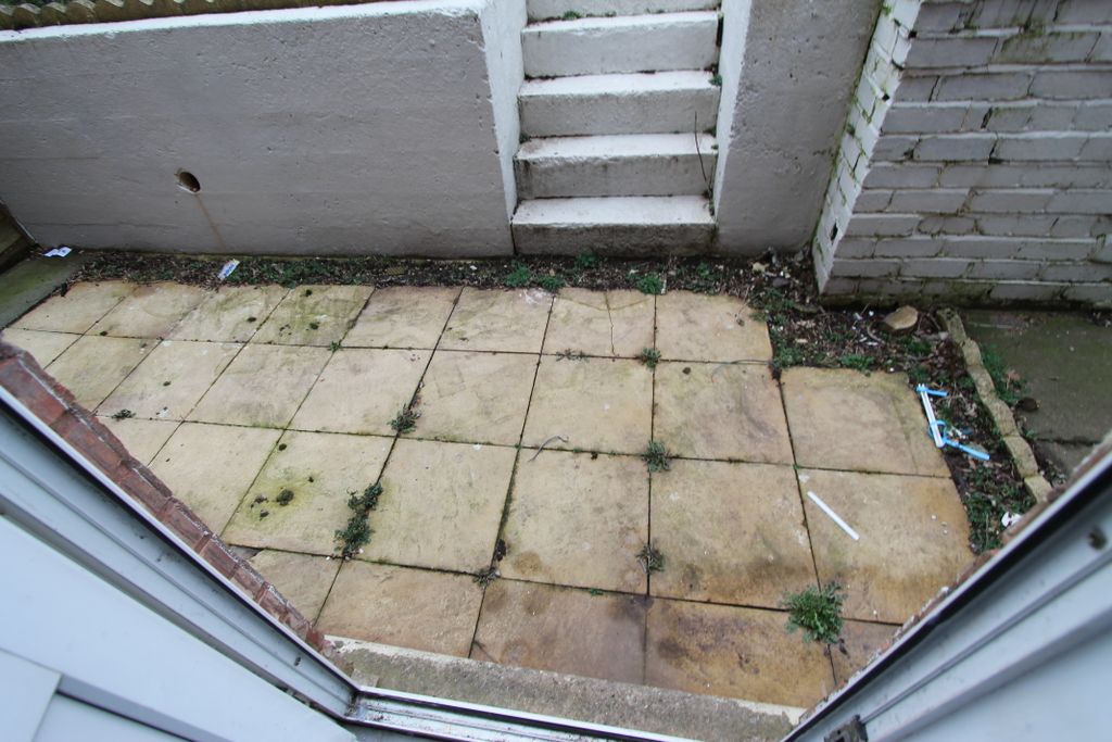Property photo 2 of 3
