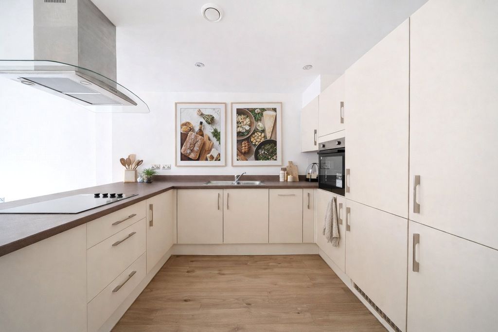 Property photo 2 of 9 Picture No. 18