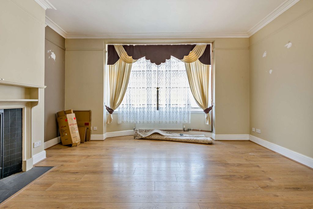 Property photo 3 of 26