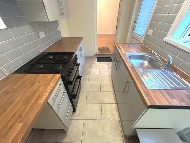 Property photo 2 of 9 Kitchen