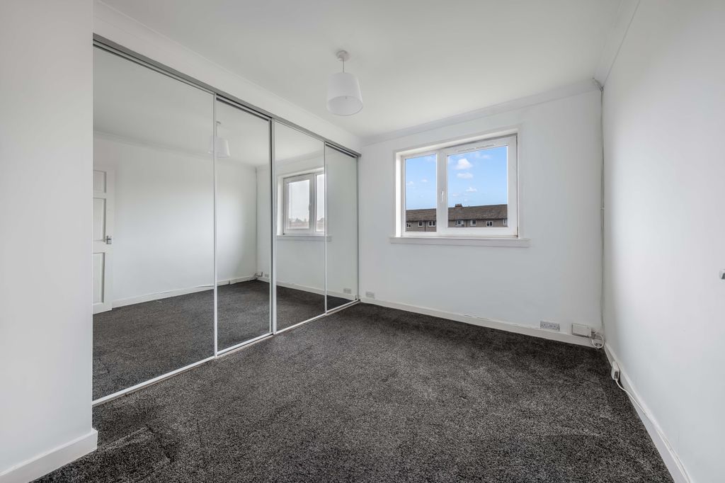 Property photo 2 of 26