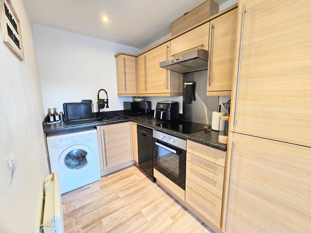 Property photo 3 of 13 3896255