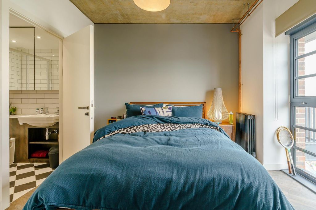 Property photo 3 of 9 3. Ferrum- Bedroom.Jpg