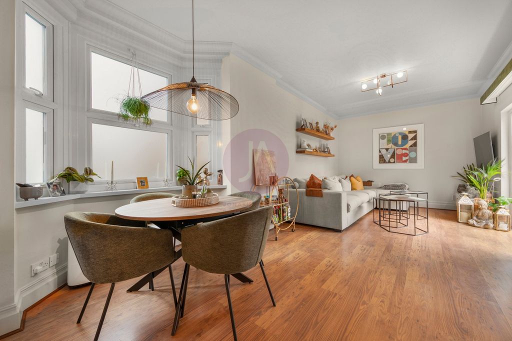 Property photo 3 of 14 Picture No. 14