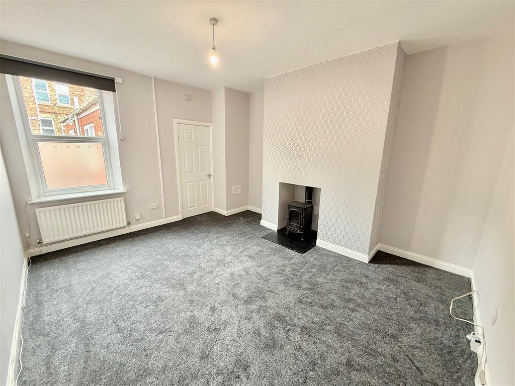 Property photo 2 of 10 Lounge