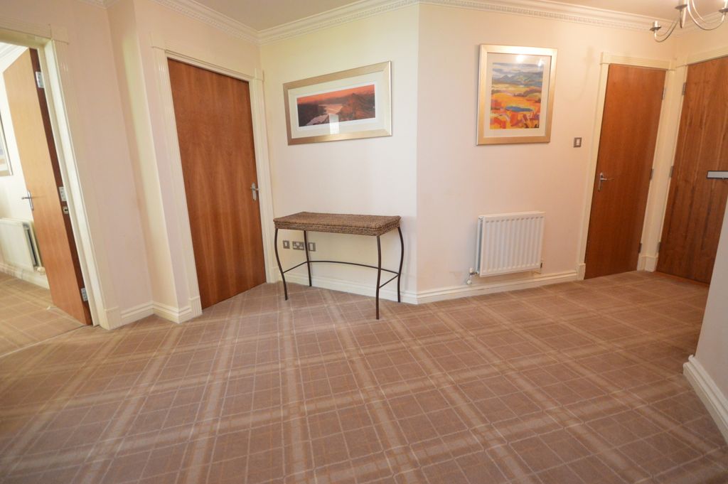 Property photo 3 of 20 Hall