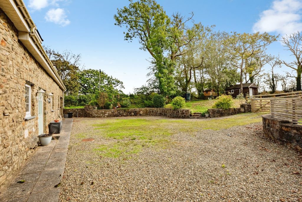 Property photo 3 of 28 Pbox-Img.Jpg