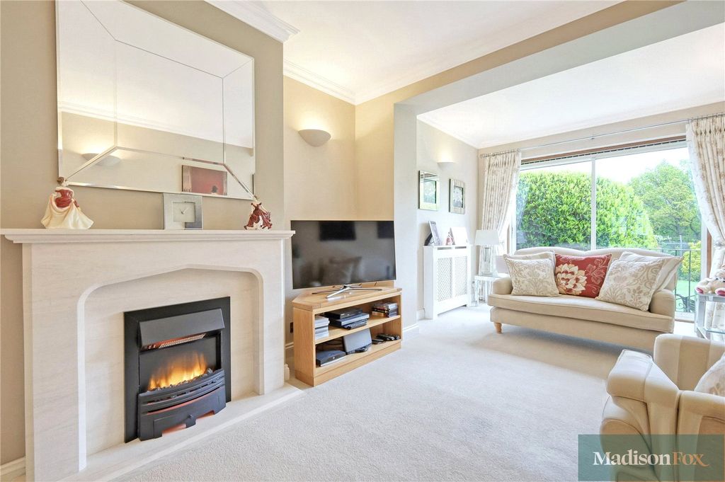 Property photo 2 of 37 Picture No. 87