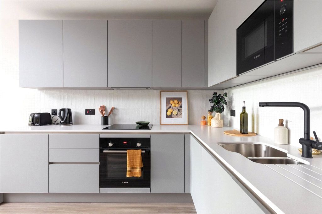 Property photo 3 of 13 Kitchen