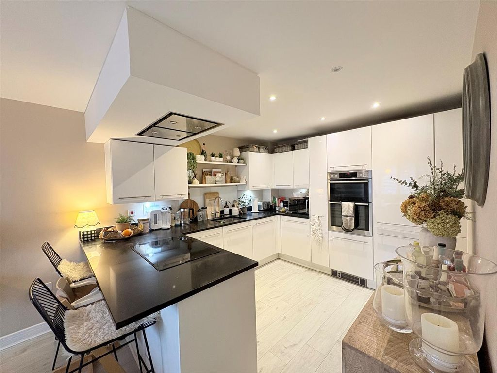 Property photo 2 of 16 Kkitchen.Jpg