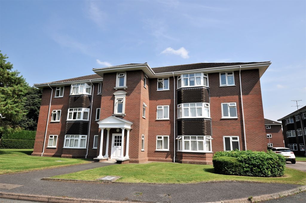 Property photo 1 of 17 Jubilee Court Overview Of Apartment Block