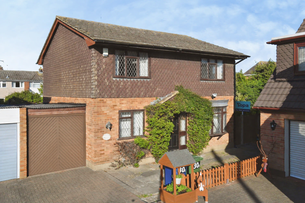 Property photo 1 of 20 Front