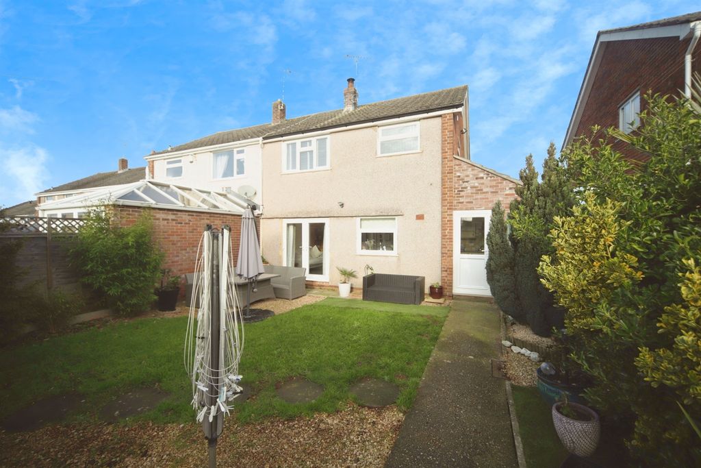 Property photo 2 of 20