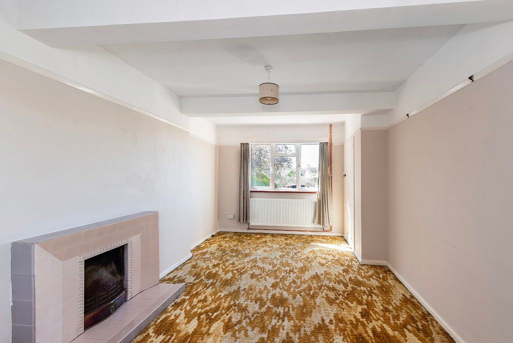 Property photo 3 of 10 Living Room