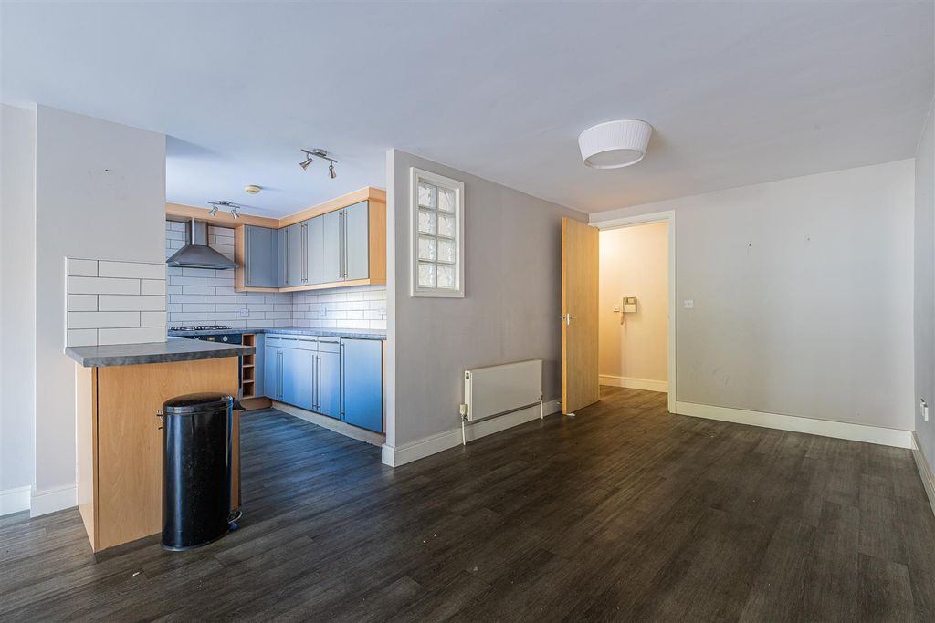 Property photo 3 of 19 6 Millennium View-6.Jpg