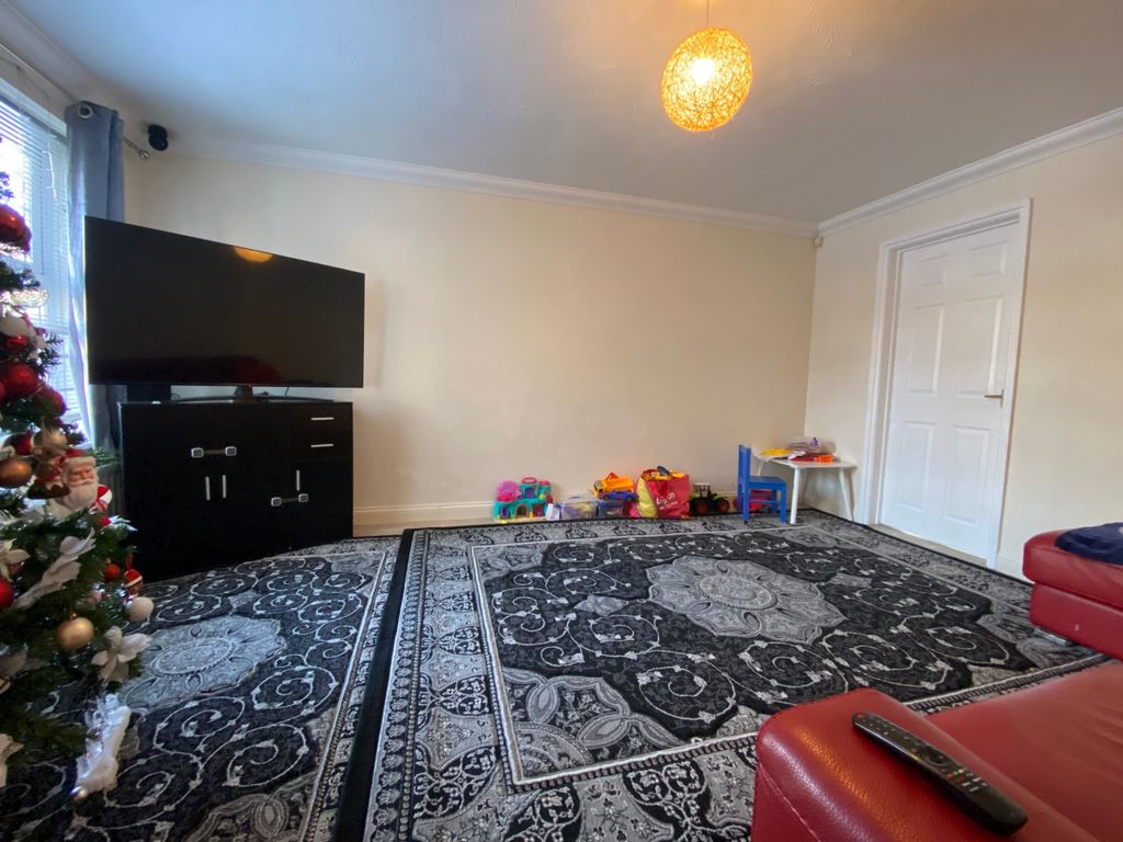 Property photo 2 of 12 Photo 2