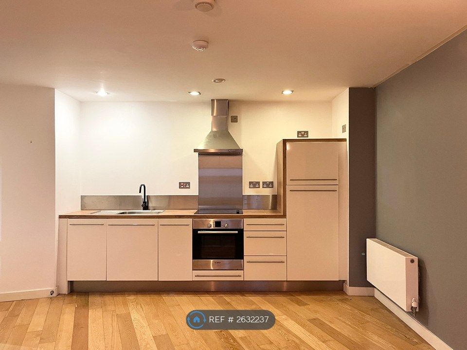 Property photo 2 of 9 Kitchen